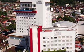 Grand Zuri Hotel Padang